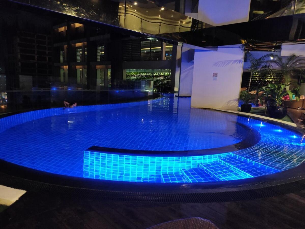 Brand New Staycation With Netflix In Poblacion, Makati, Philippines