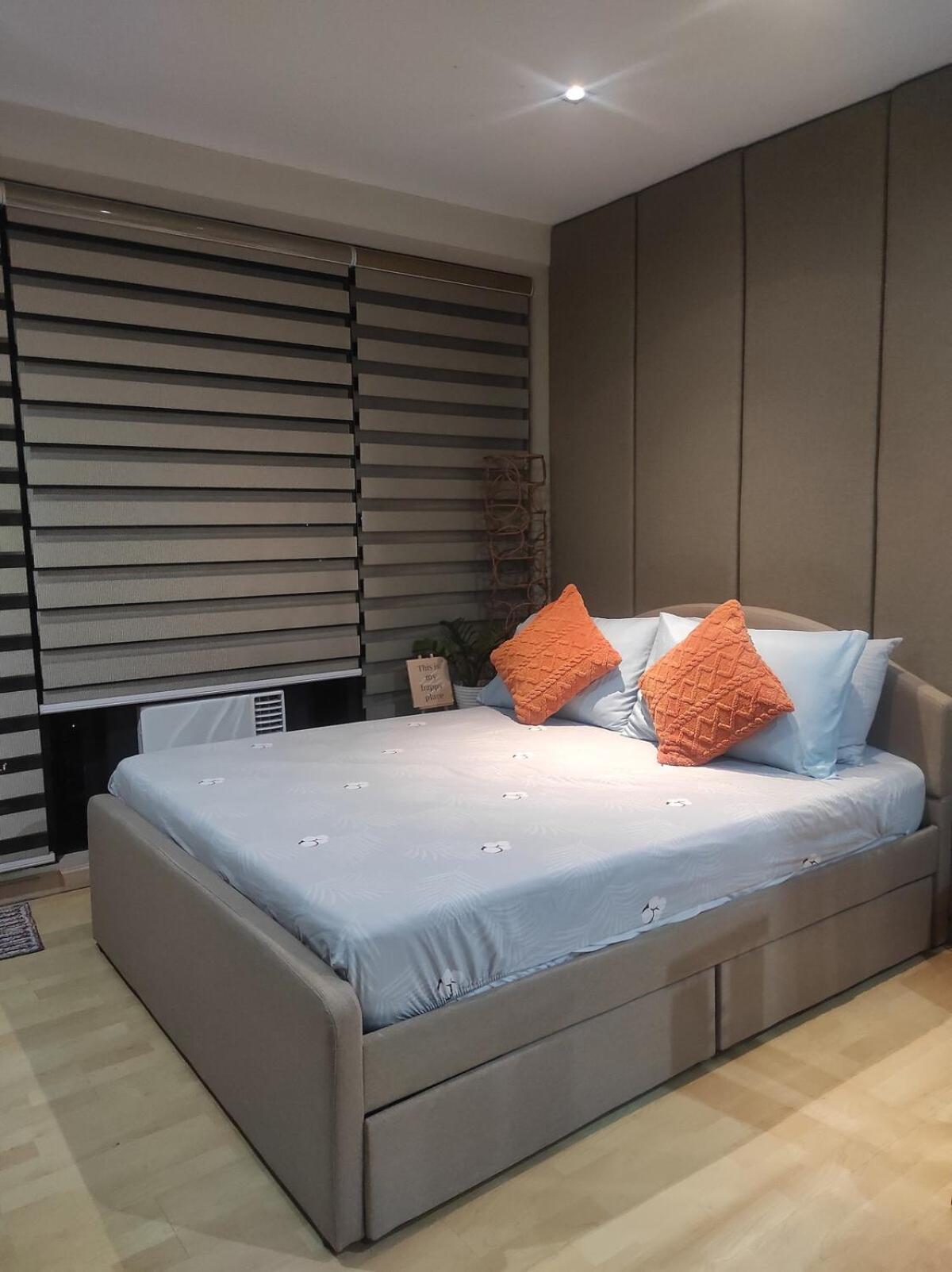 Brand New Staycation With Netflix In Poblacion, Makati, Philippines Manila