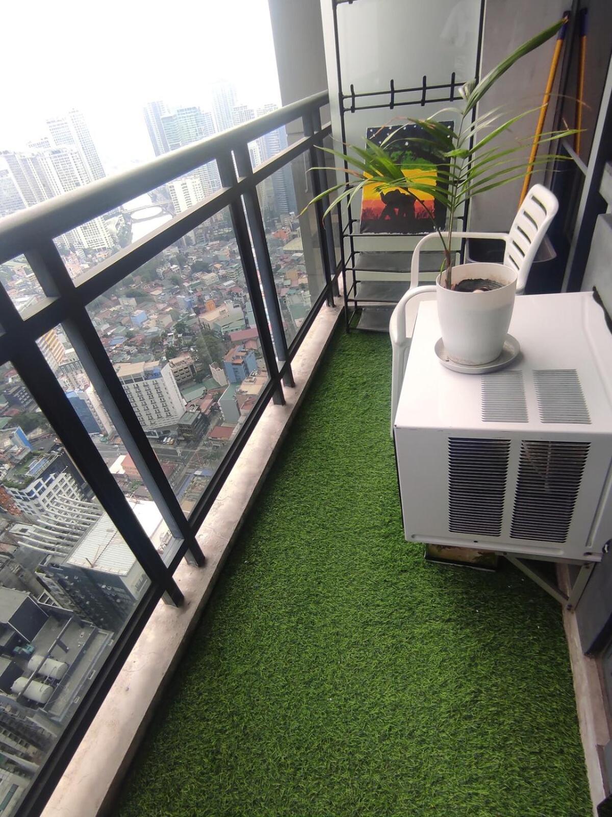 Brand New Staycation With Netflix In Poblacion, Makati, Philippines Apartment *
