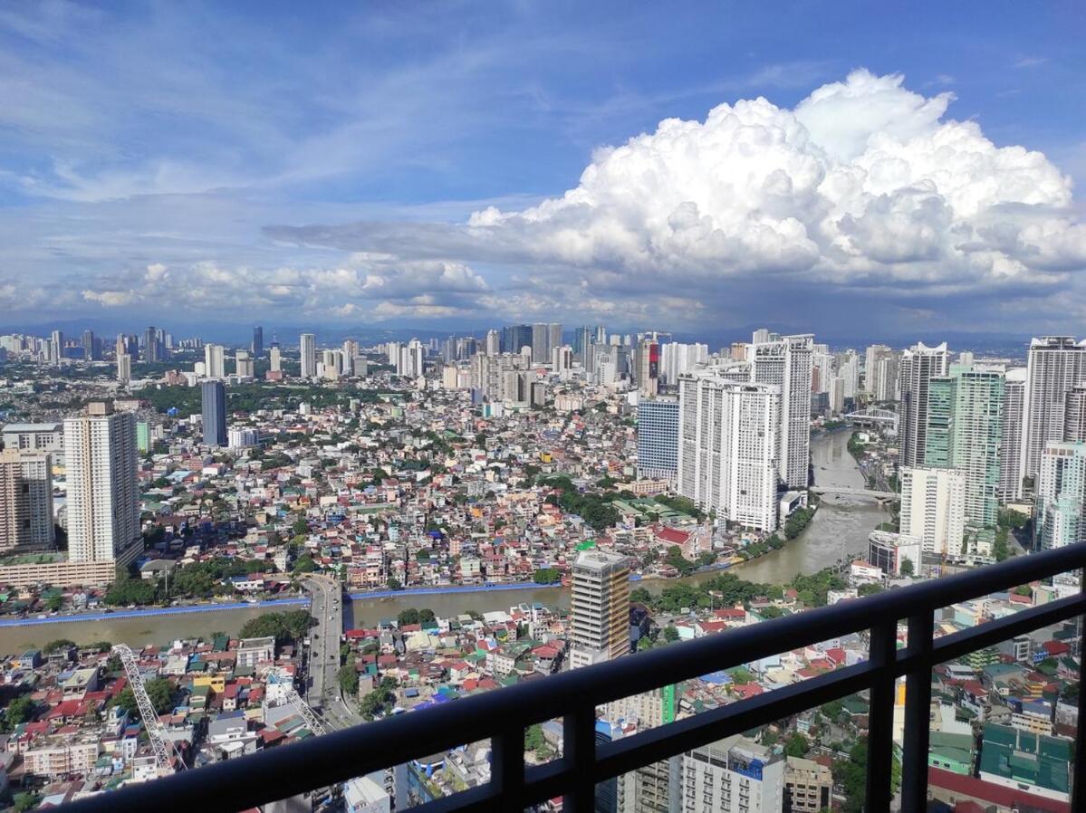 Apartment Brand New Staycation With Netflix In Poblacion, Makati, Philippines Manila