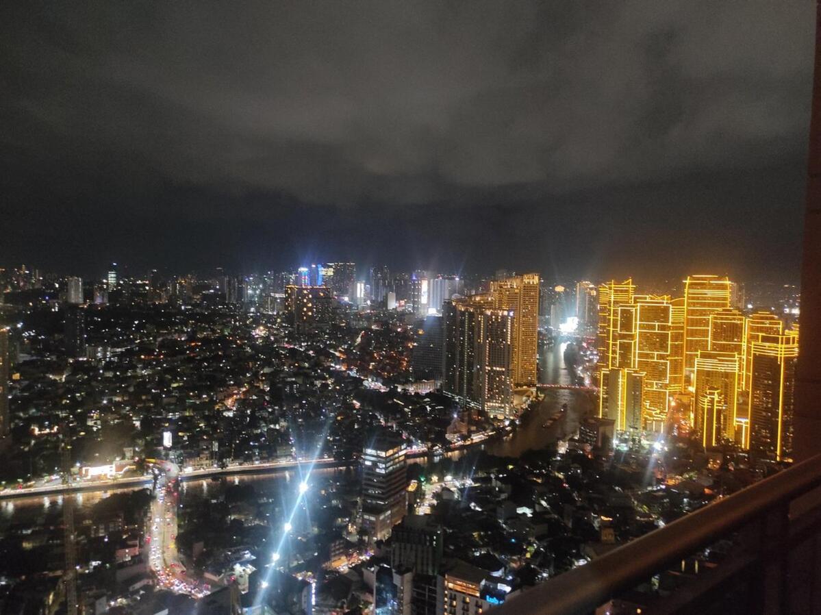 Brand New Staycation With Netflix In Poblacion, Makati, Philippines Manila