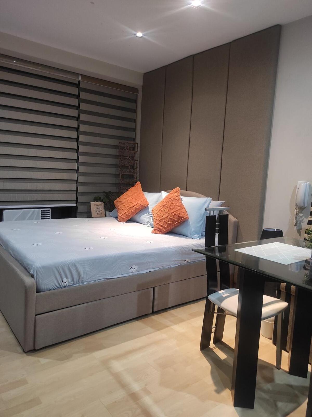 Brand New Staycation With Netflix In Poblacion, Makati, Philippines