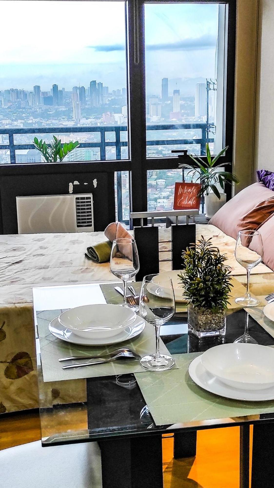 Brand New Staycation With Netflix In Poblacion, Makati, Philippines Apartment Manila