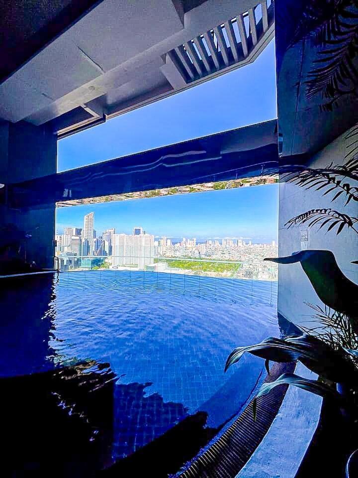 Brand New Staycation With Netflix In Poblacion, Makati, Philippines *