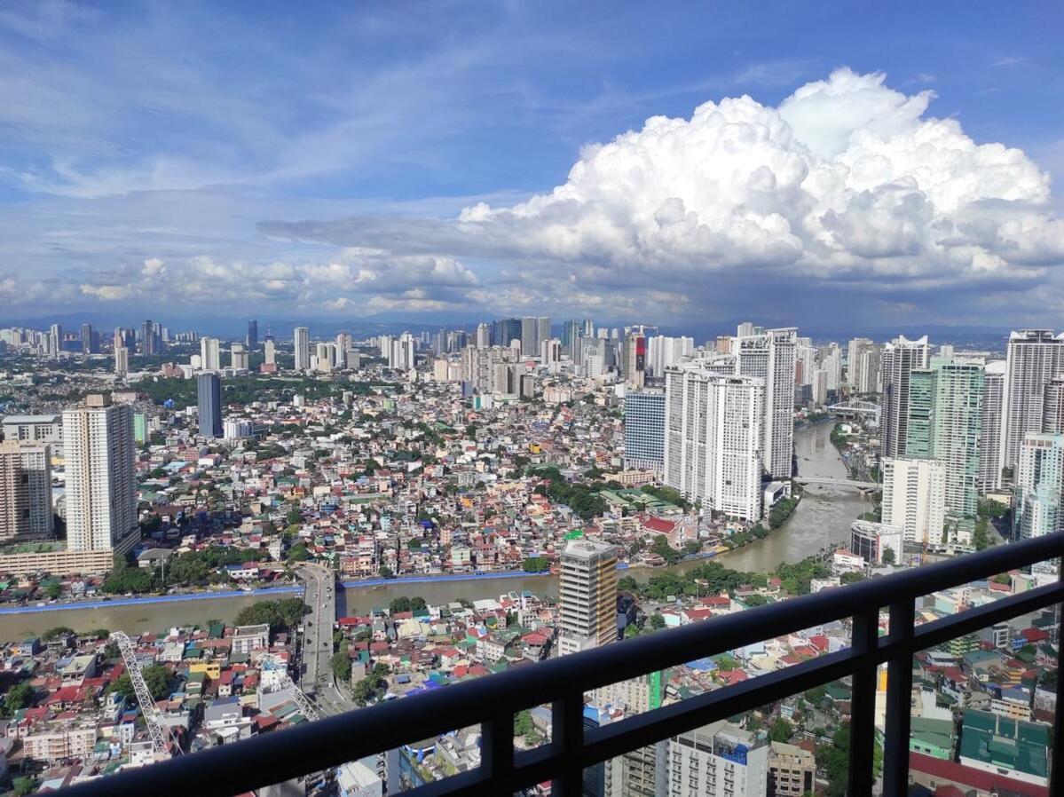 Brand New Staycation With Netflix In Poblacion, Makati, Philippines Manila