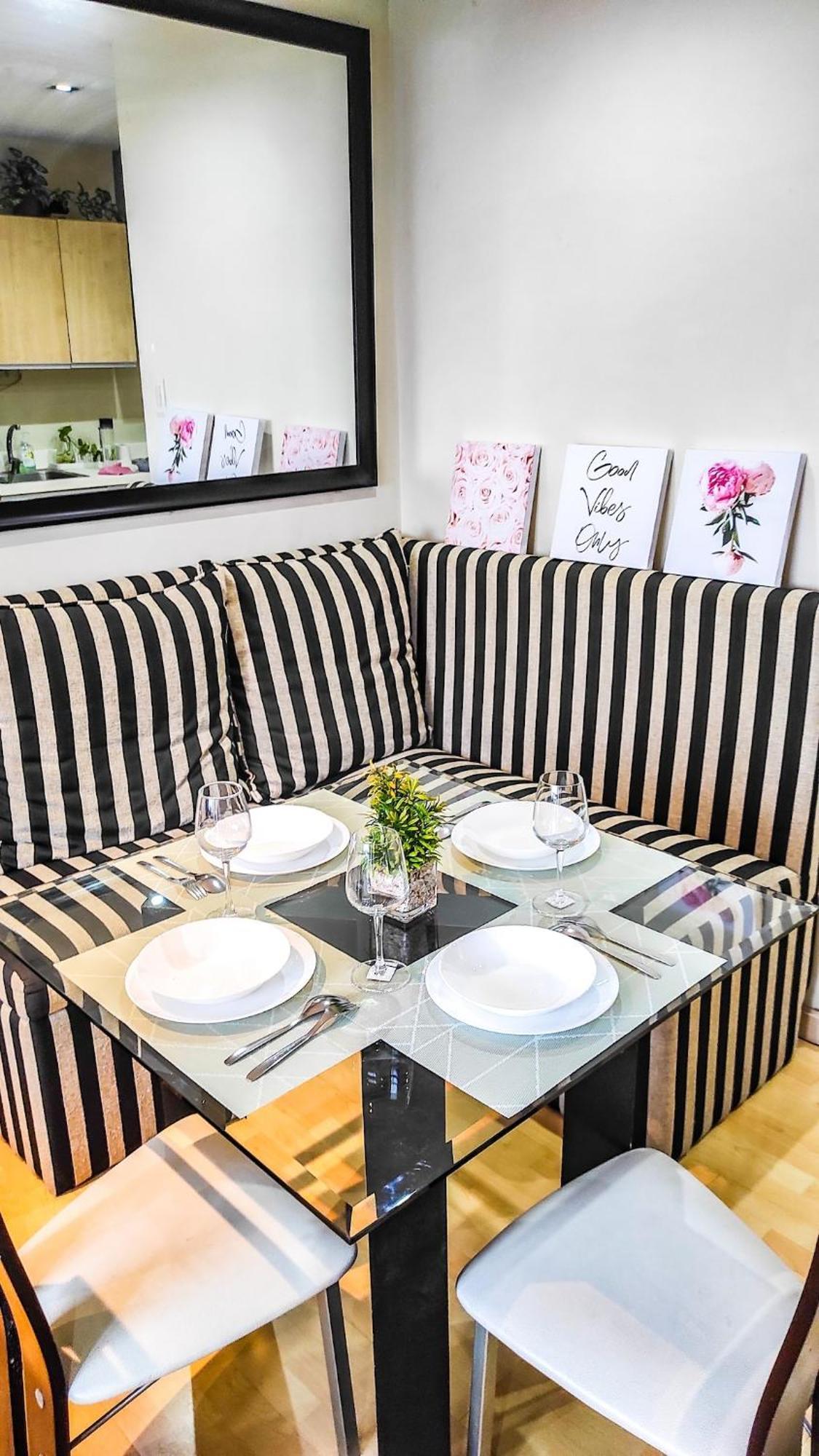 Apartment Brand New Staycation With Netflix In Poblacion, Makati, Philippines *